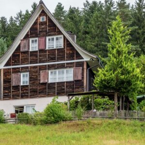 Ruhiges Ferienhaus in Reinerzau mit Terrasse, Garten, Grill